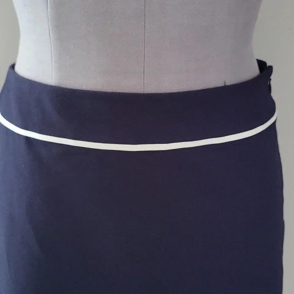 Ann Taylor Midnight Blue Pencil Skirt With White Embroidery - Picture 2 of 8